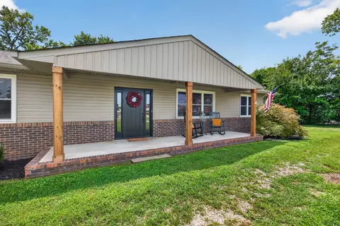 Exterior - 926 Dyer Cir, Morrison, TN 37357 photo 6 of 11