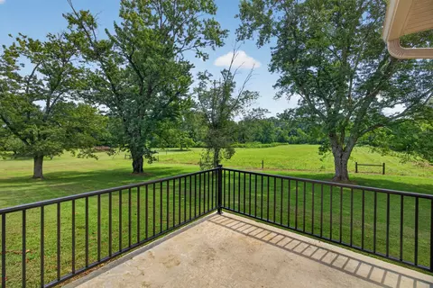Exterior - 926 Dyer Cir, Morrison, TN 37357 photo 5 of 11