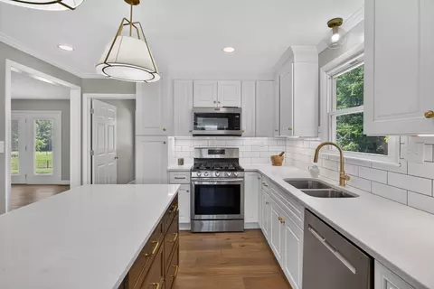 Kitchen - 926 Dyer Cir, Morrison, TN 37357 photo 5 of 5