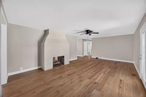 Living - 926 Dyer Cir, Morrison, TN 37357 photo 5 of 6