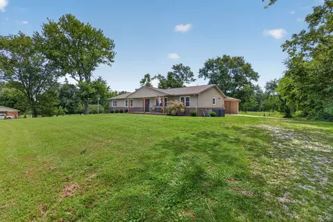 Exterior - 926 Dyer Cir, Morrison, TN 37357 photo 8 of 11