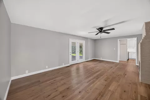 Living - 926 Dyer Cir, Morrison, TN 37357 photo 6 of 6