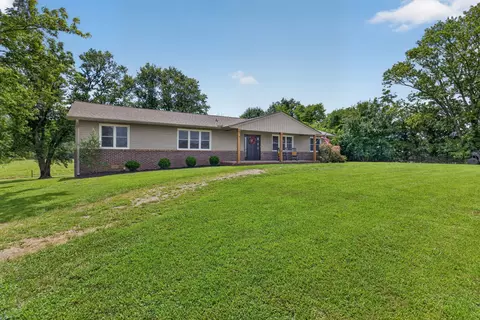Exterior - 926 Dyer Cir, Morrison, TN 37357 photo 9 of 11