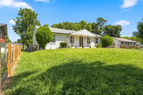 604 Harding Pl, Nashville, TN 37211