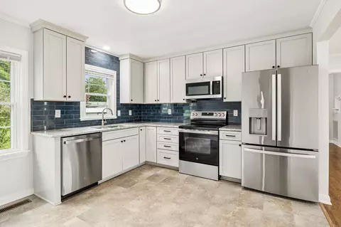 202 Jackson Heights Rd, Columbia, TN 38401