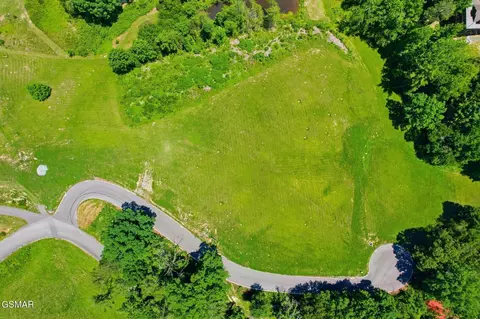 71 Max Ridge Ln, Sevierville, TN 37862