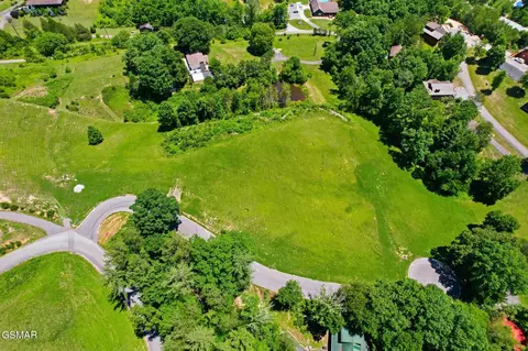 72 Max Ridge Ln, Sevierville, TN 37862