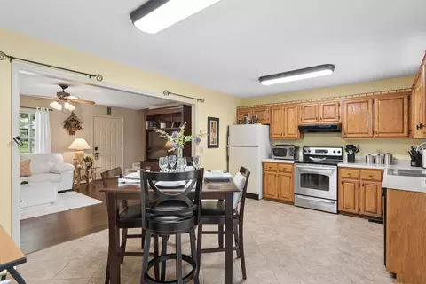 Kitchen - 809 Hillside Dr, Springfield, TN 37172 photo 4 of 4