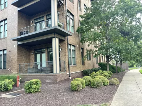 1706 18th Ave S #109, Nashville, TN 37212