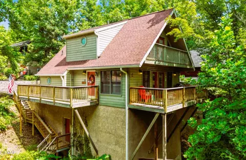 333 Woodridge Way, Pigeon Forge, TN 37863