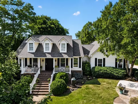 186 Lakeview Cove Dr, Loudon, TN 37774