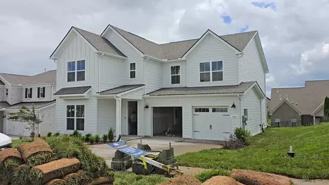 482 Carriage House Ln, Hendersonville, TN 37075