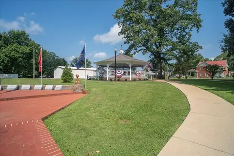 Exterior - 126 Main St, Loretto, TN 38469 photo 6 of 9