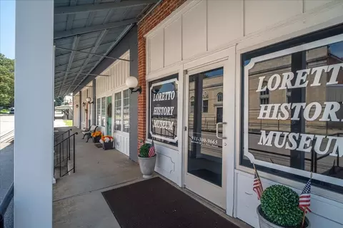 Exterior - 126 Main St, Loretto, TN 38469 photo 2 of 9