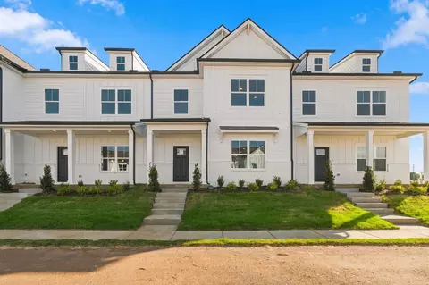 211 Martindale Ln, Clarksville, TN 37043