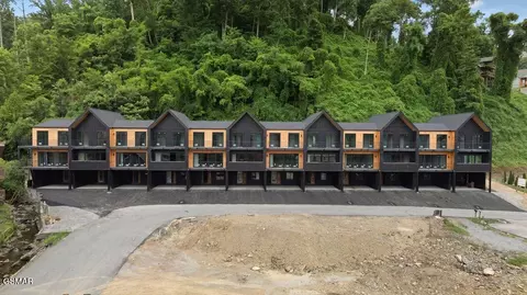 215 Circle Dr UNIT 6, Gatlinburg, TN 37738