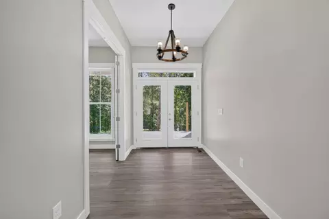 Entry Way - 137 Swift Ln, Cunningham, TN 37052 photo 2 of 5