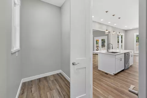 Entry Way - 137 Swift Ln, Cunningham, TN 37052 photo 3 of 5