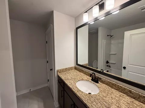 Bath - 520 W Foxrun, Springfield, TN 37172 photo 4 of 4