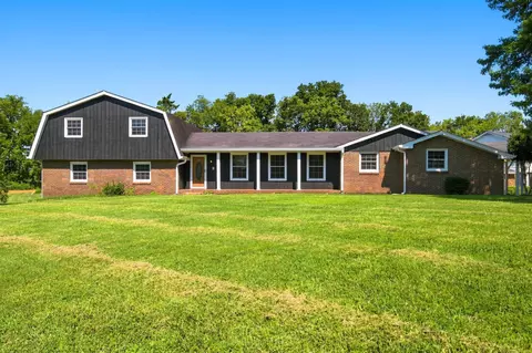 110 Highlander Dr, Hendersonville, TN 37075
