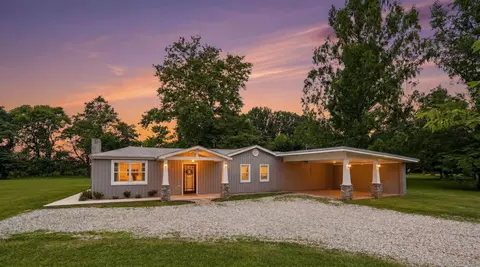 1522 Holders Cove Rd, Winchester, TN 37398