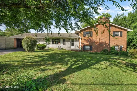 1061 S Linden Dr, Alcoa, TN 37701