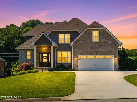 196 Zane Ln, Lenoir City, TN 37772