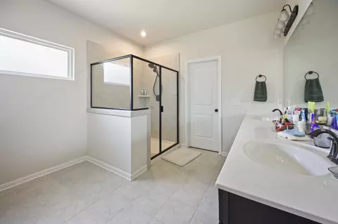 Bath - 3906 Bomeadows Dr, Murfreesboro, TN 37128 photo 2 of 6