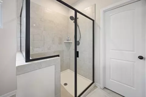 Bath - 3906 Bomeadows Dr, Murfreesboro, TN 37128 photo 3 of 6