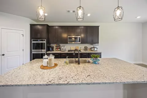 Kitchen - 3906 Bomeadows Dr, Murfreesboro, TN 37128 photo 1 of 4