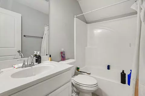 Bath - 6014 Venable Ct, Fairview, TN 37062 photo 2 of 3