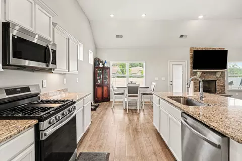 Kitchen - 6014 Venable Ct, Fairview, TN 37062 photo 3 of 3