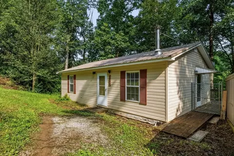 1899 Arrowhead Dr, Monterey, TN 38574