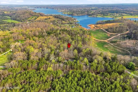5104 Rest Camp Rd, Lenoir City, TN 37772