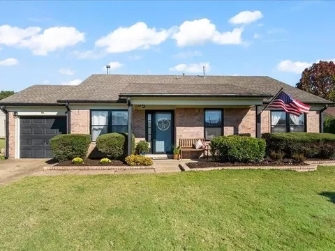 55 Maple Run Dr, Oakland, TN 38060