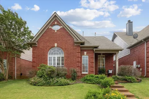8681 Overcup Oaks Dr, Cordova, TN 38018