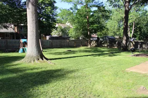 126 E Graycrest Ave, Collierville, TN 38017 photo 3