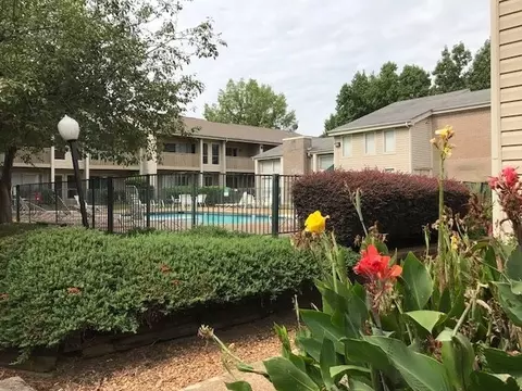 6749 Meadow Oak Pl, Memphis, TN 38120 photo 8