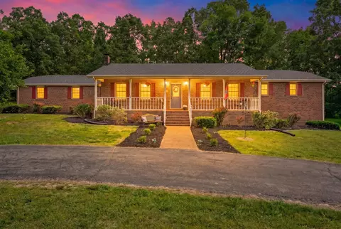 1649 N Main St, Tennessee Ridge, TN 37178