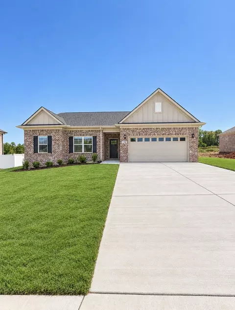1298 Amber Hills Dr, Ashland City, TN 37015
