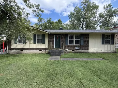 124 Laurel Ln, Hendersonville, TN 37075