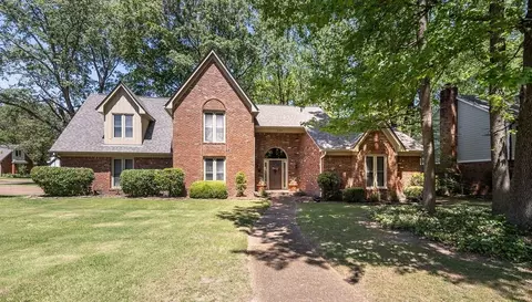 8764 Lower Woods Cv, Germantown, TN 38139