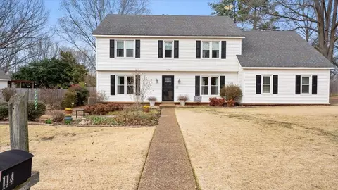 114 E Valleywood Dr, Collierville, TN 38017