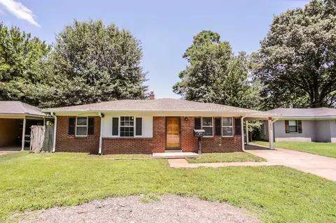 4820 Quince Rd, Memphis, TN 38117
