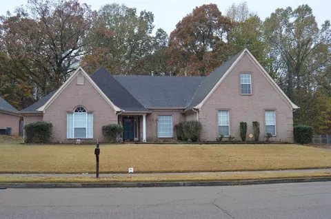 10199 Woodland Hills Dr, Cordova, TN 38018