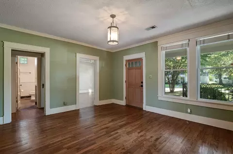 196 E Poplar Ave, Collierville, TN 38017 photo 6