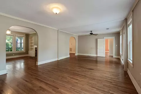 196 E Poplar Ave, Collierville, TN 38017 photo 7