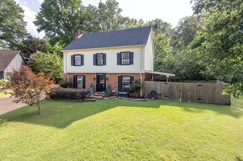 8497 Farmington Cv, Germantown, TN 38139