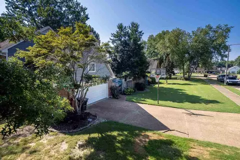 375 E Powell Dr, Collierville, TN 38017 photo 3