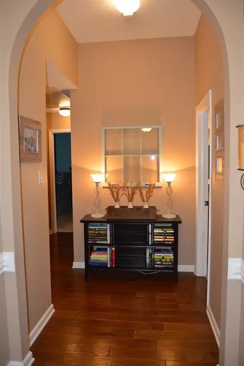 1055 Sugar Ln, Collierville, TN 38017 photo 3